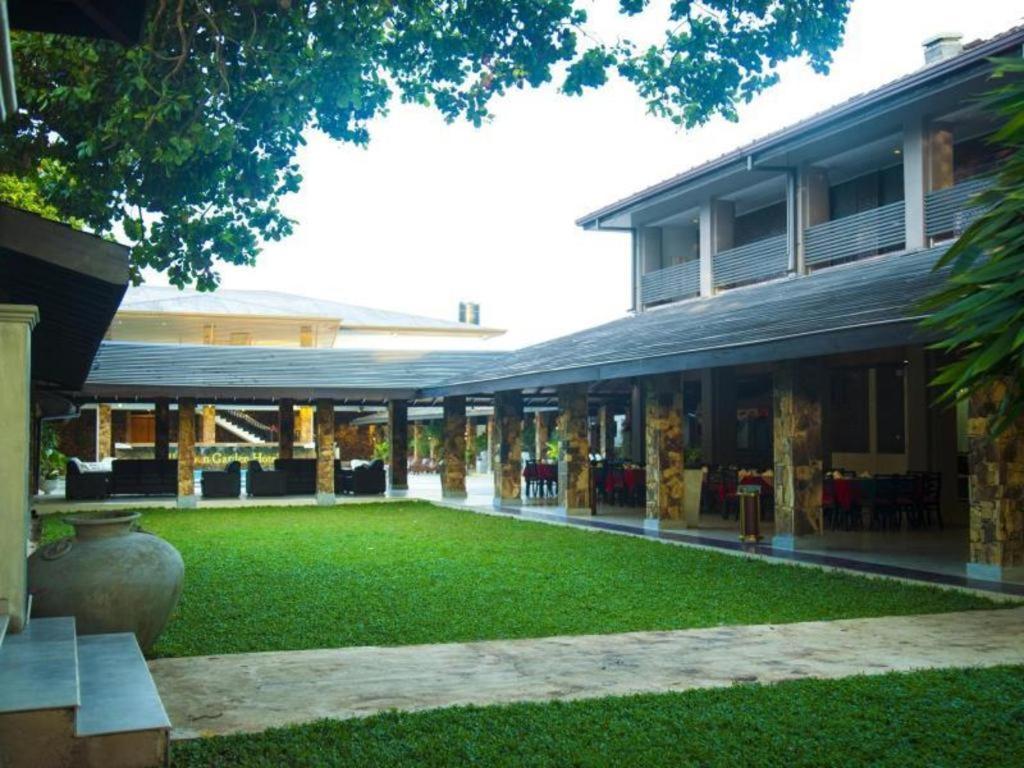 Full Moon Garden Hotel Negombo Exterior photo