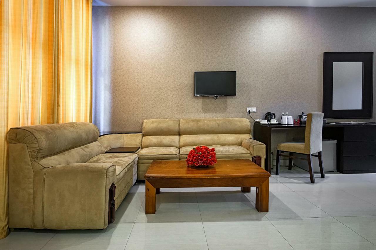 Full Moon Garden Hotel Negombo Exterior photo